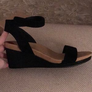 Brand new Lucky Brand wedge sandals. Size 10